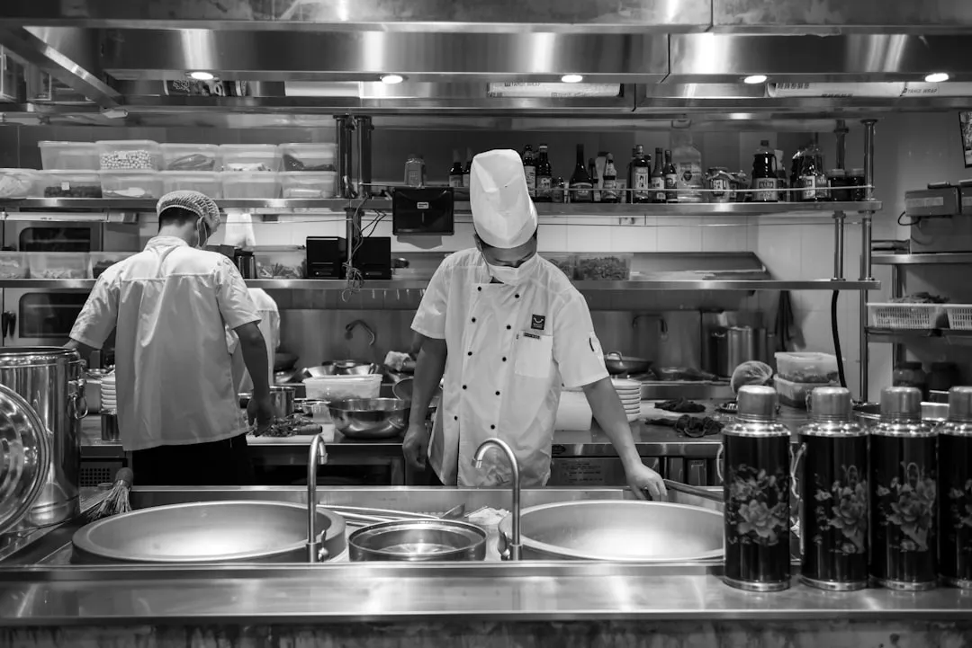 政企食堂承包运营方案解析:从人员派驻到食材集采的完整服务链条正文配图 1